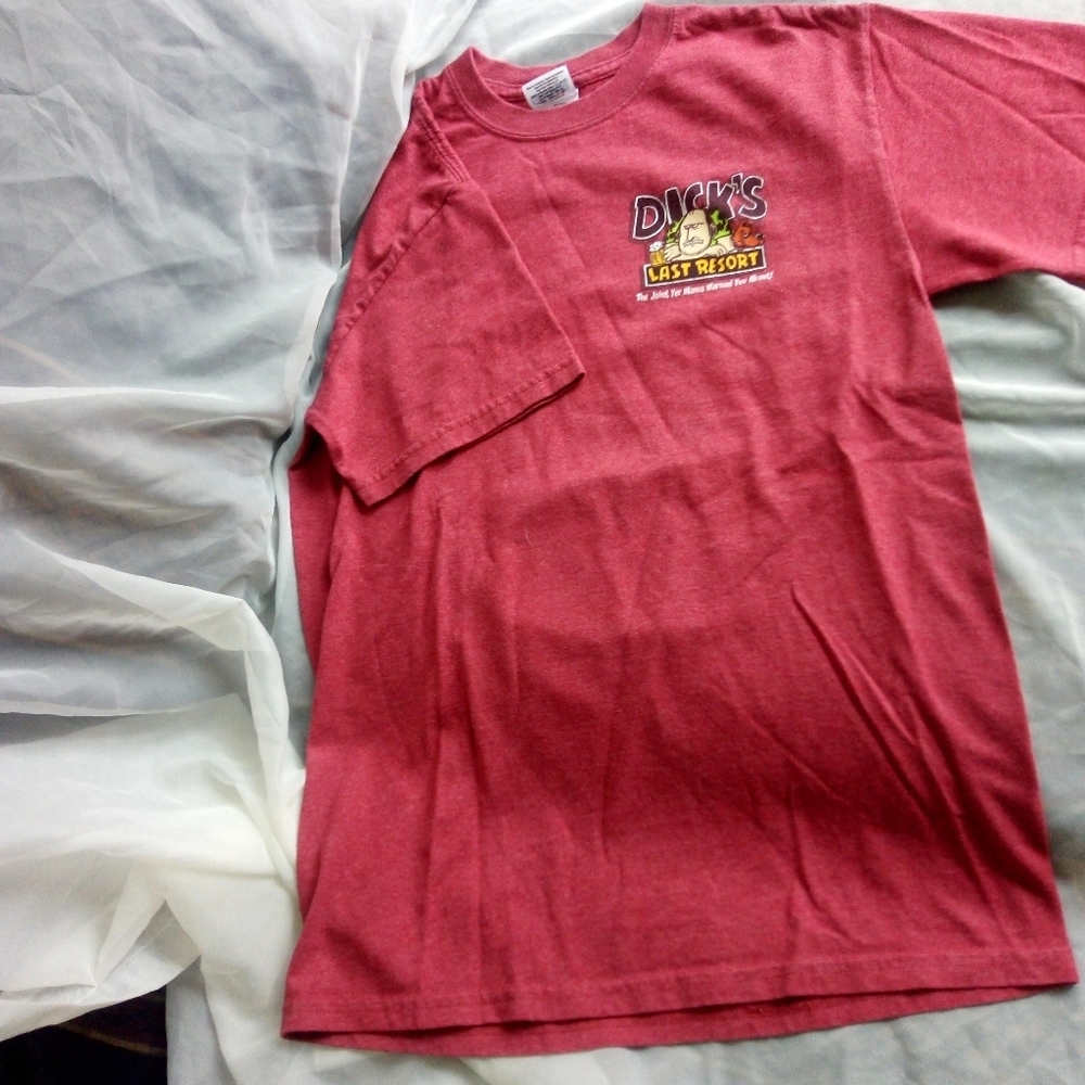 Dick's Last Resort T-Shirt. Size S. Red. Gildan